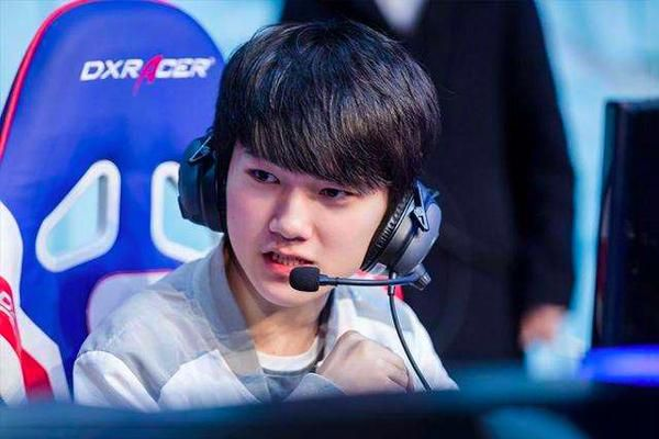 LPL决赛JKL偷FMVP引热议，如何解决争议？