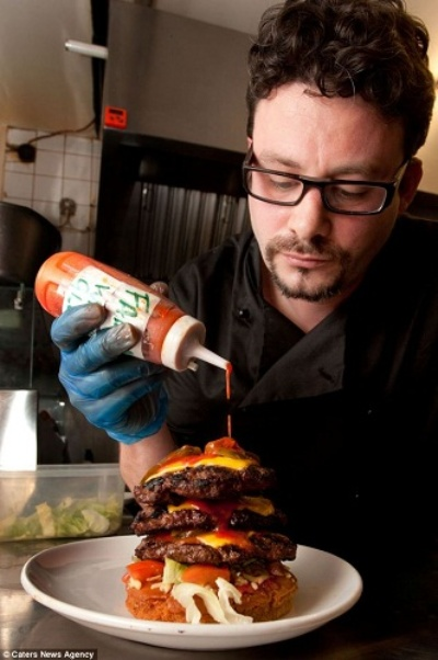 《马车：世界》牛牛吃汉堡之谜：揭秘神秘原料背后的秘密！