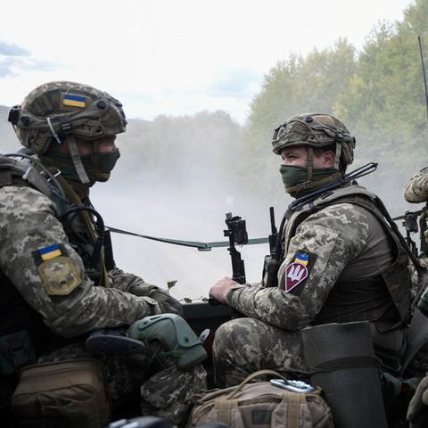 晴空之下战斗攻略：揭秘战斗玩法与机制