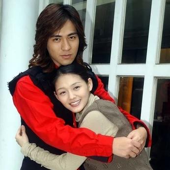 《热门角色自定义游戏盘点：探索个性玩法巅峰》