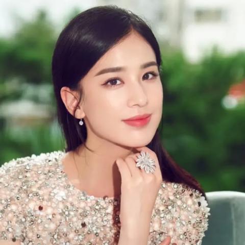 《闪亮之名钻石攻略：获取与用途全解析》