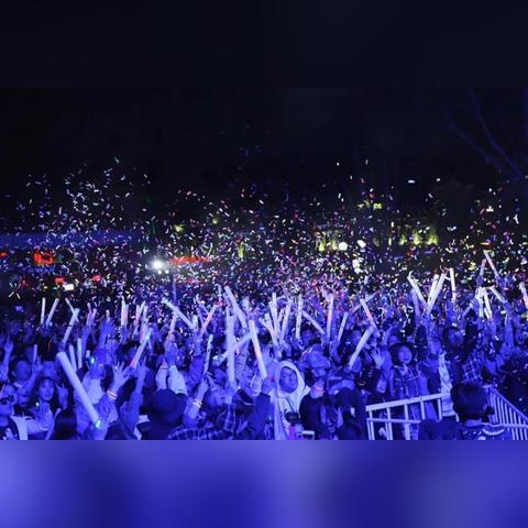 《霓虹深渊天使号角搭配攻略：高效玩法揭秘》