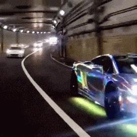 《霓虹深渊飙车神攻略：无限挑战玩法揭秘》