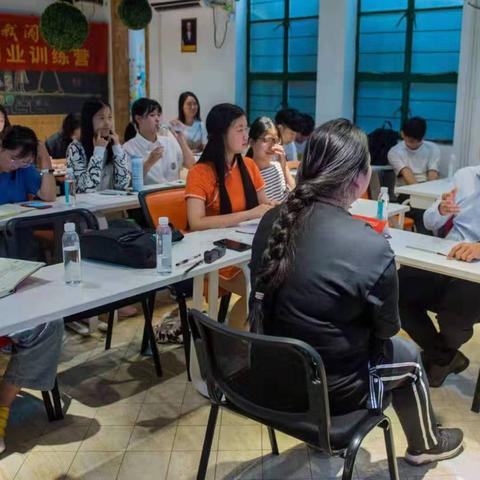 《热门工作模拟游戏盘点：下载量飙升的职场体验》