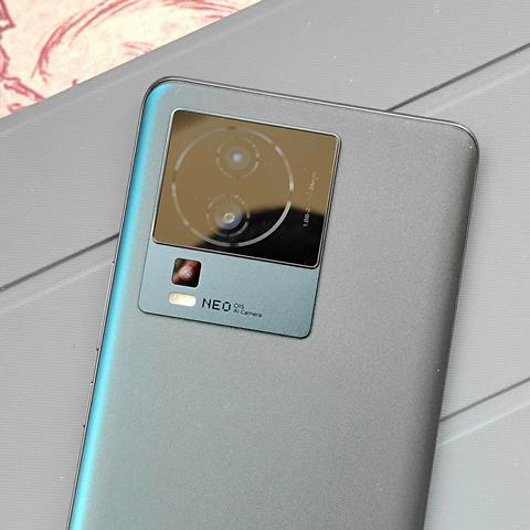 《2023热门竞速游戏盘点：速度与激情的巅峰对决》