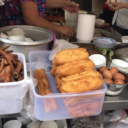 《茶叶蛋大冒险镜中世界35关攻略：轻松通关秘籍》