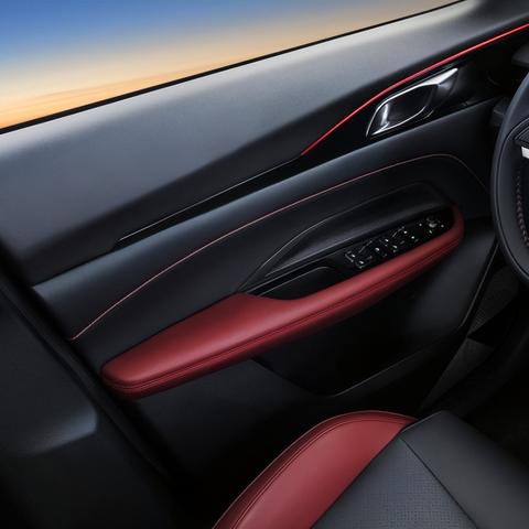 《超机战Y配置一览：不同平台游戏需求揭秘》