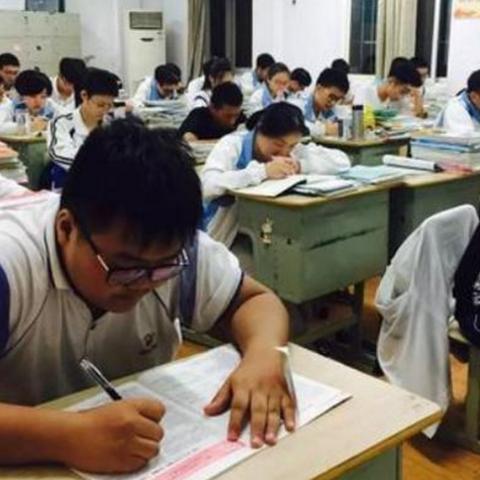 高考高分攻略：揭秘独家答题技巧，轻松上985！