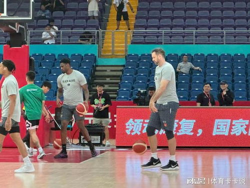 《街头篮球17周年庆》沃顿免费领！平行世界独家攻略大揭秘