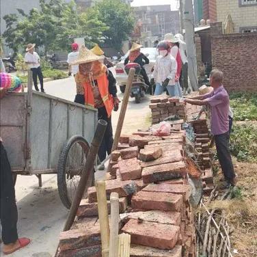 《堆叠大陆婴儿成长攻略：轻松变村民》