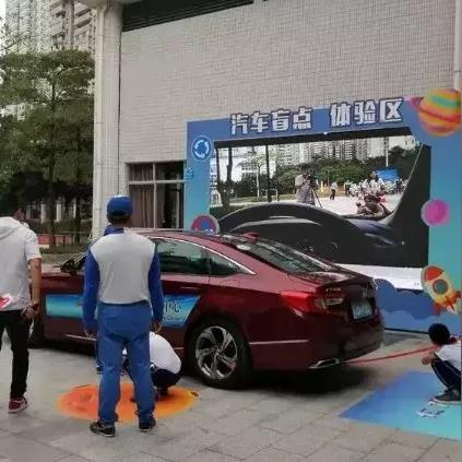 《十大热门第一人称游戏盘点：沉浸式体验，不容错过的经典！》