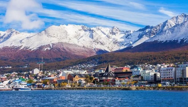 乌斯怀亚开荒探险，体验交错战线的神秘魅力