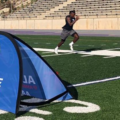 足球VS美式足球：热门游戏对决，揭秘十大最受欢迎足球/美式足球游戏！