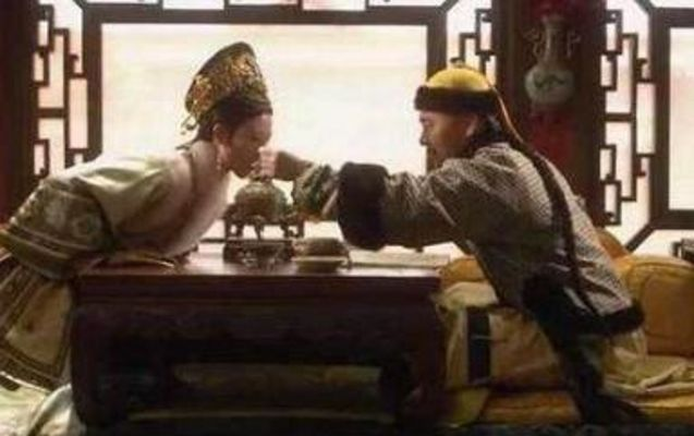 深宫宴上独门敬酒术，皇上眼前一亮！