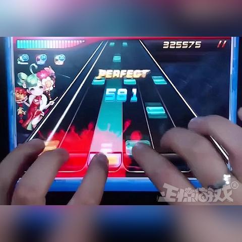 《热门暂停功能游戏盘点：下载量飙升的精选推荐》