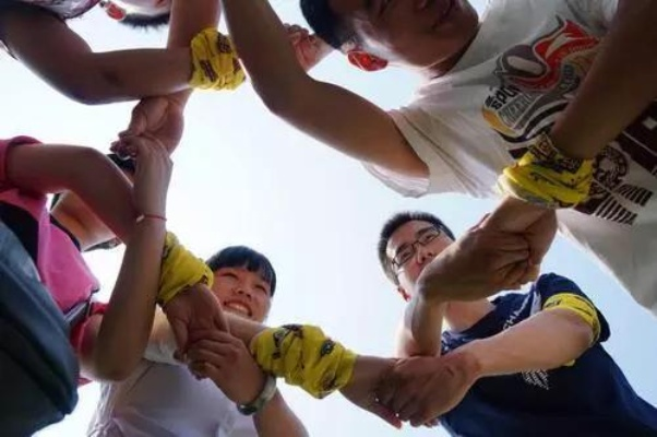 《团队精神集结！热门团队游戏盘点，一触即发》