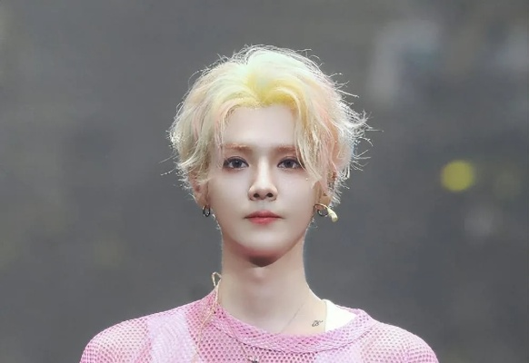 鹿晗演唱会因身体原因取消，官方致歉退票，粉丝关爱升级