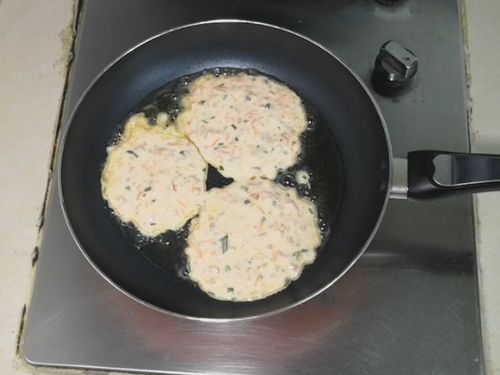 鸡排哥专注美味，粥饼伦匠心独运，饼艺新境界！