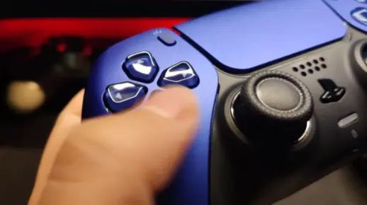 索尼PS5手柄惊艳亮相！史上最蓝手柄售价85美元，玩家福音！