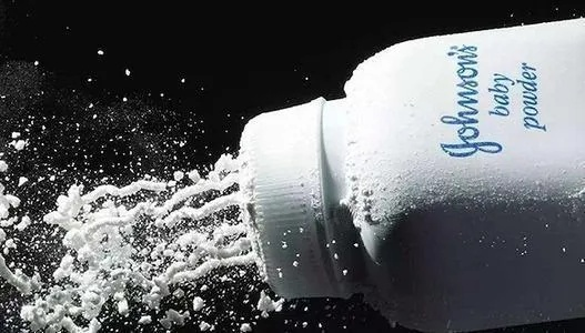 强生爽身粉致癌悲剧：88岁老人离世，赔偿高达70亿震撼揭秘