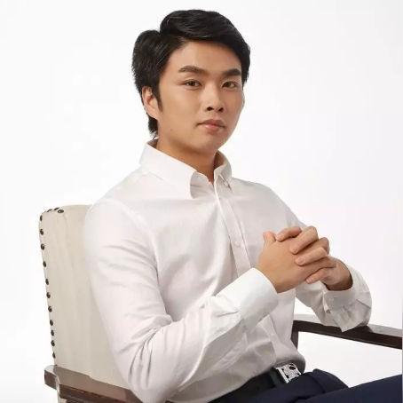 百万奖金战！李晓峰Sky与KK平台联手，开启魔兽争霸3新赛季挑战！