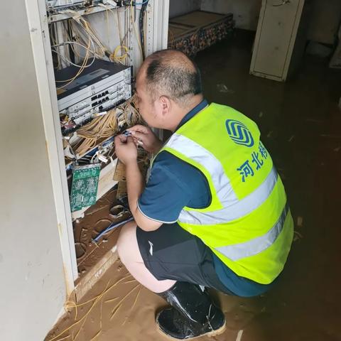 汽车火灾多车损毁，非电池原因揭秘！安全驾驶指南必看