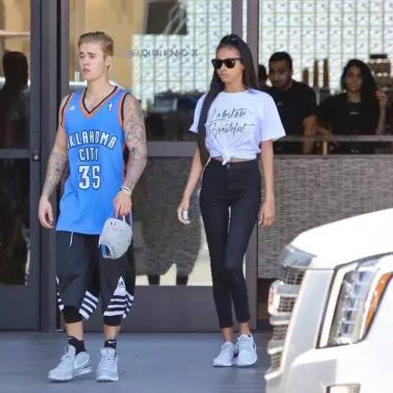 《好莱坞动物》全新升级！探索动物世界新规则，策略竞技再升级