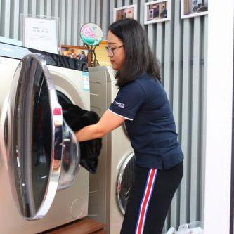 躺平也能洗！日本“人体洗衣机”革新清洁体验