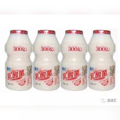 网红挑战喝窜稀酸奶，腹泻真相曝光：排毒还是不适？