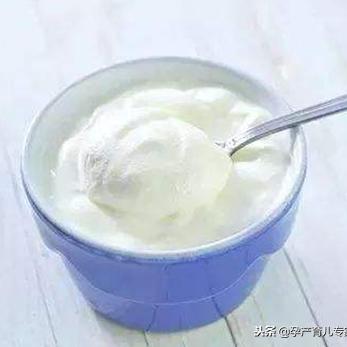 网红挑战喝窜稀酸奶，腹泻真相曝光：排毒还是不适？