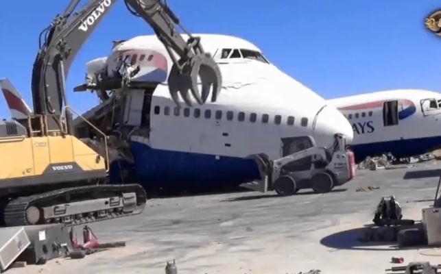 长荣波音787惊险擦尾，揭秘报废机密！