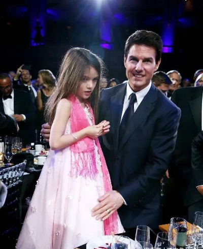 阿汤哥再婚计划曝光：太空婚礼，小26岁女友成焦点