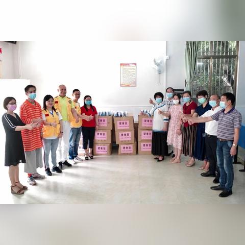 聋人父亲体验《美末2》高尔夫环节：震撼瞬间，感动满满！