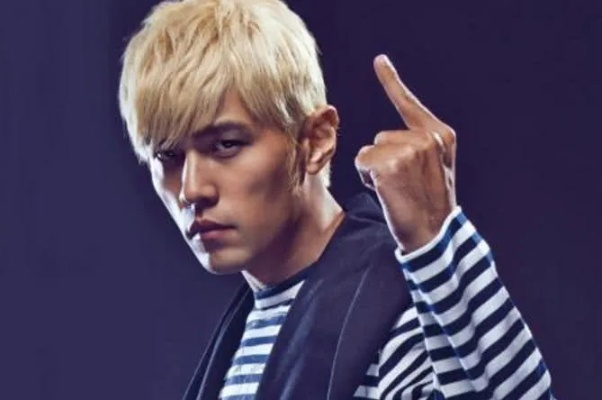 周杰伦20年抗癌传奇！恐慌发作险失舞台，揭秘“不死癌症”真相