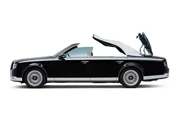 丰田世纪轿跑车惊艳登场，侧滑门设计引领潮流