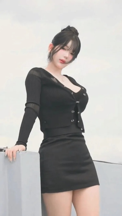 剑星体模尹雪花短发惊艳亮相，独家高清美图鉴赏！