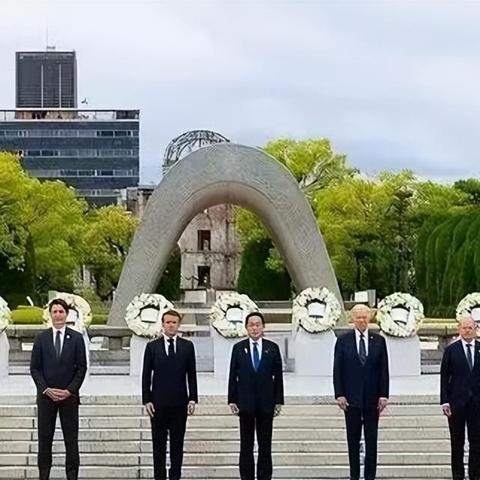 小岛秀夫展会上偶遇双胞胎：揭秘游戏界“岛神”神秘副本