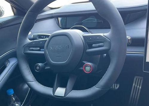 小米YU7新疆实测：雷军单手操控方向盘，轻松驾驭新体验