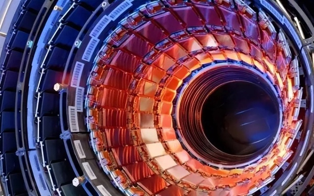 《突破极限！86000亿亿克对撞机炼金，成本揭秘》