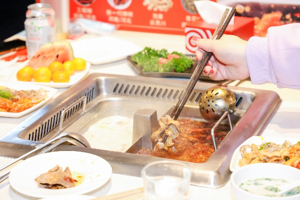 海底捞员工餐时间骑手专享，美食专区畅享新体验