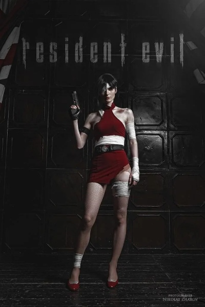 生化危机艾达王COS新造型惊艳亮相，XaiabP还原度爆表引热议！