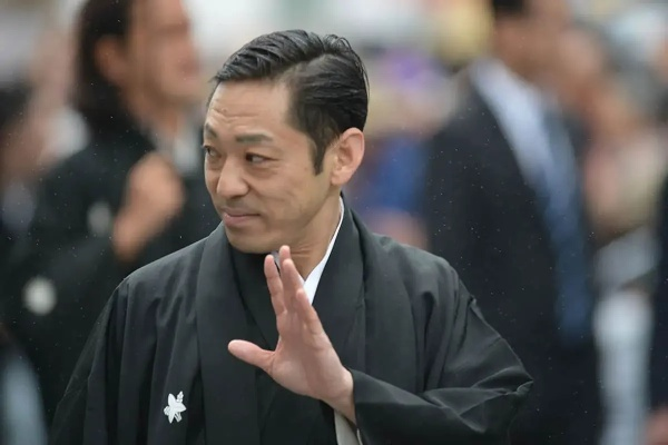 《如龙极3》滨崎豪新加盟引争议：香川照之演技遭玩家热议