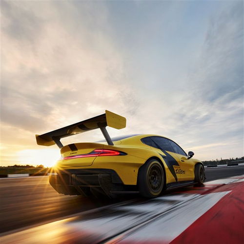 小米SU7车主无视警告狂飙272km/h，手机记录惊险瞬间！