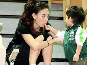 张柏芝录香港综艺暖心举动 粉丝冻得瑟瑟发抖她送温暖外套