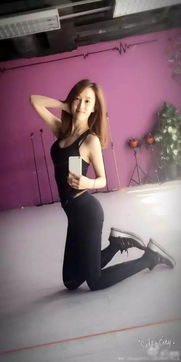 《宝可梦》新篇热辣登场：黑皮辣妹身材惊艳，二创作品疯狂来袭！