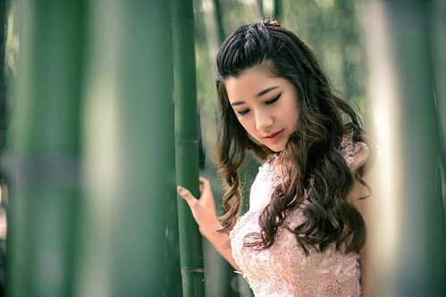 剑星体模尹雪花新照曝光！便衣造型美艳绝伦，绝美风采引关注