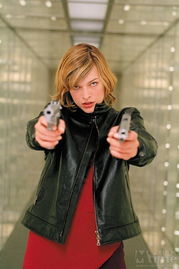 COS女神梨太抢眼！丧尸围攻，裤子险失守，惊险一幕！