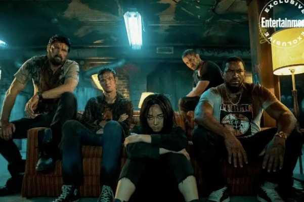 《V世代》第二季终章8分好评，黑袍第五季前瞻：揭秘新剧情亮点