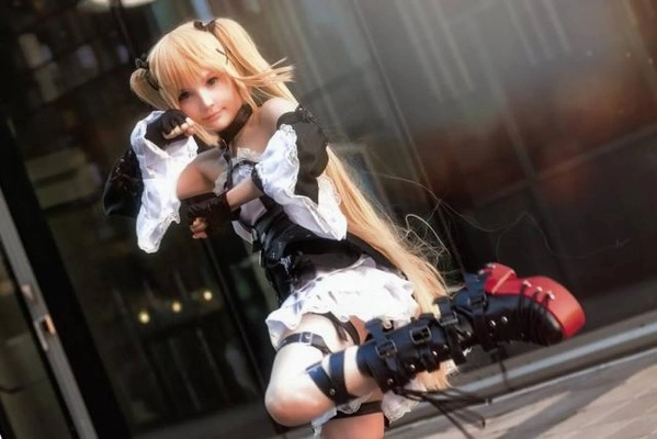 天使颜值玛丽罗斯cos诱人姿势，死或生梨体模魅力全开