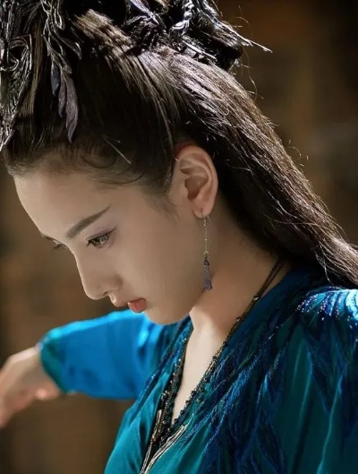 宋祖儿演绎树妖姥姥胜聂小倩，绝美造型引领古装风潮